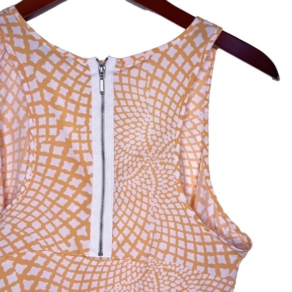 CYNTHIA STEFFE Zipper Back Sleeveless Top Size Medium in Orange and White Spiral - Picture 12 of 15